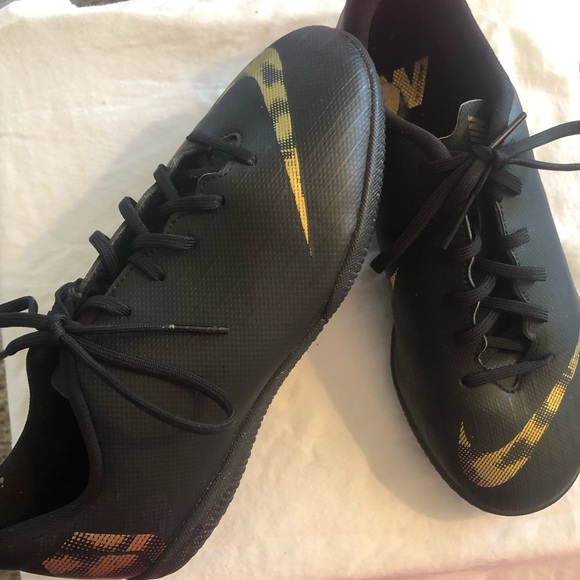 Boy shoes - Picture 2 of 2